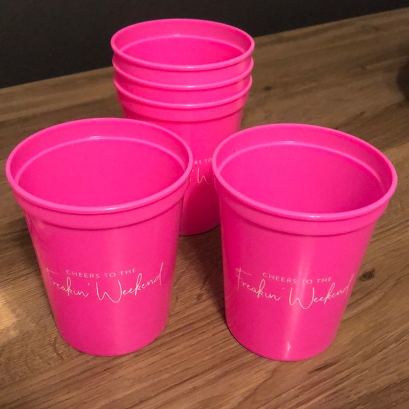 Pink Stadium Cups - Picture 5 of 6